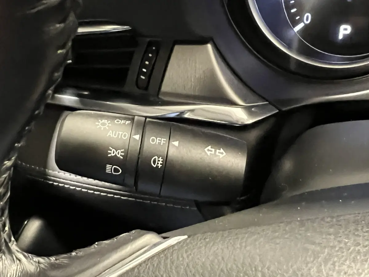 2.0 SkyActiv-G 145 Essence | Navigatie | PDC Voor + Achter | Adaptive Cruise Control | Airco |