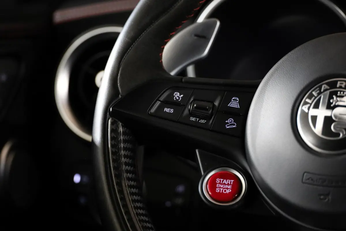 2.9 V6 AWD Quadrifoglio|Carbon|Squadra|H&K|