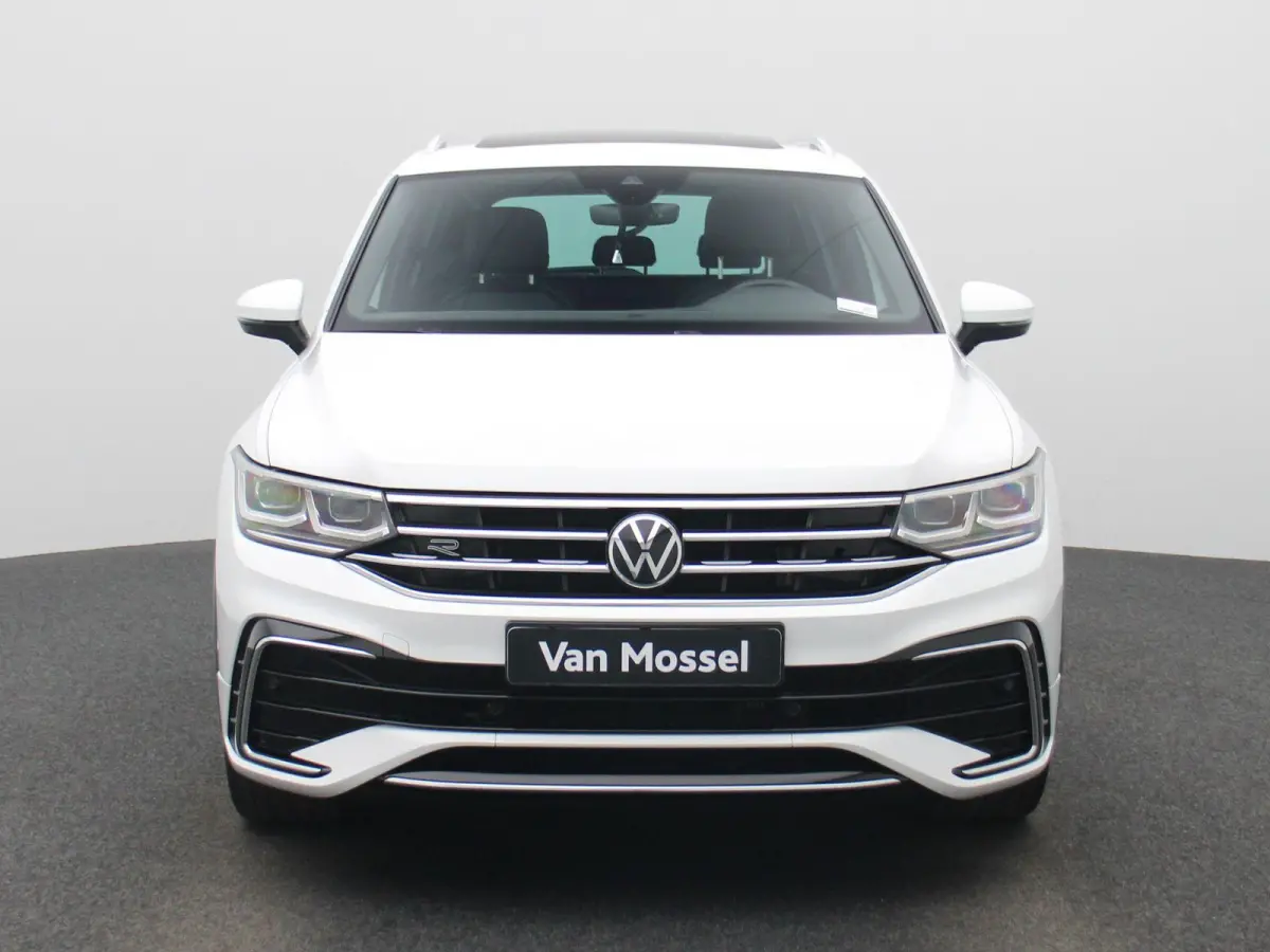 1.4 TSI eHybrid R-Line Business+ 245 PK| Panoramadak | Trekhaak | LED Matrix | Dodehoek Detectie | Navigatie | Stoelverwarming | Achteruitrijcamera | Stuurwielverwarming | Dynamic Chassis Co