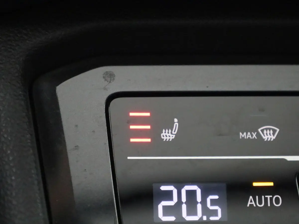1.4 TSI eHybrid R-Line Business+ 245 PK| Panoramadak | Trekhaak | LED Matrix | Dodehoek Detectie | Navigatie | Stoelverwarming | Achteruitrijcamera | Stuurwielverwarming | Dynamic Chassis Co