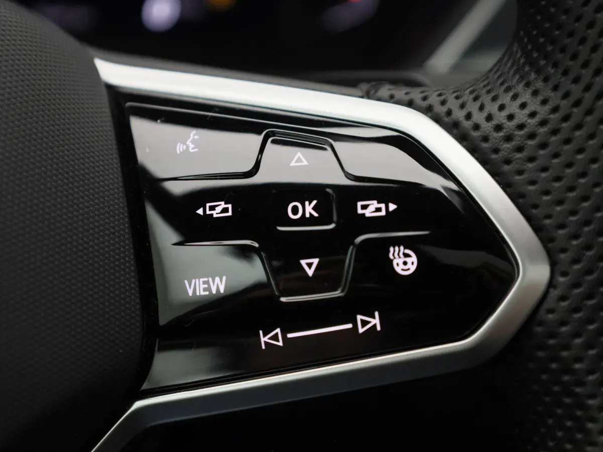 1.4 TSI eHybrid R-Line Business+ 245 PK| Panoramadak | Trekhaak | LED Matrix | Dodehoek Detectie | Navigatie | Stoelverwarming | Achteruitrijcamera | Stuurwielverwarming | Dynamic Chassis Co