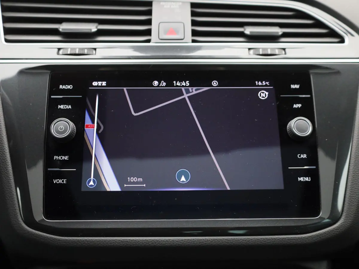 1.4 TSI eHybrid R-Line Business+ 245 PK| Panoramadak | Trekhaak | LED Matrix | Dodehoek Detectie | Navigatie | Stoelverwarming | Achteruitrijcamera | Stuurwielverwarming | Dynamic Chassis Co