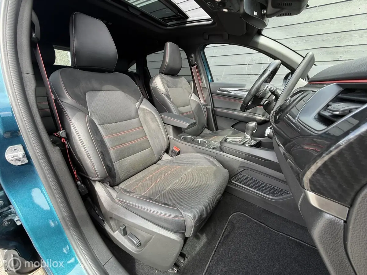 1.3 mild hybrid 160 R.S. line Pano.dak/Bose/LEDER