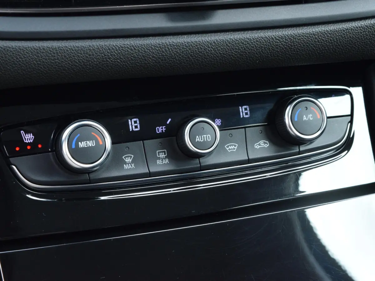 1.6 Turbo Plug-In Hybrid Level 3 SOH 98% | ALCANTARA | CAMERA & SENSOREN | NAVI & CARPLAY |