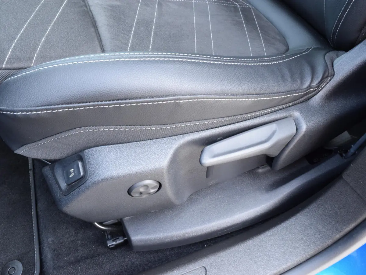 1.6 Turbo Plug-In Hybrid Level 3 SOH 98% | ALCANTARA | CAMERA & SENSOREN | NAVI & CARPLAY |