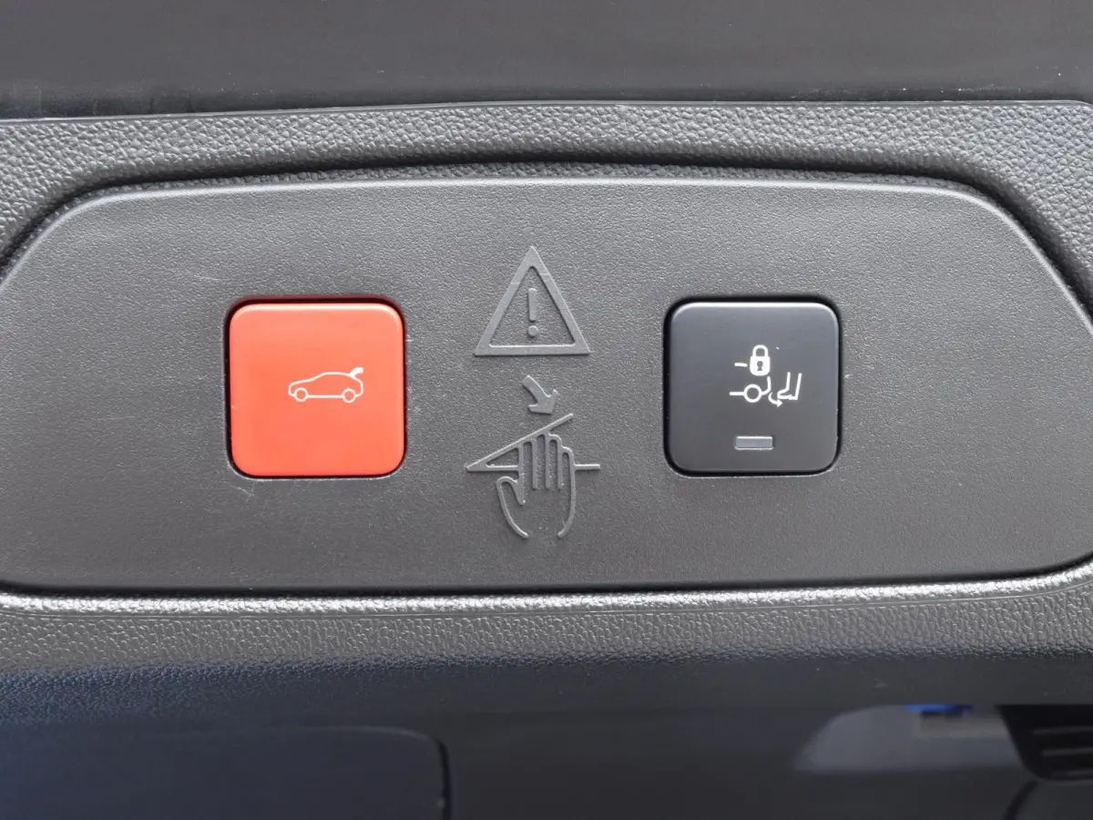 1.6 Turbo Plug-In Hybrid Level 3 SOH 98% | ALCANTARA | CAMERA & SENSOREN | NAVI & CARPLAY |