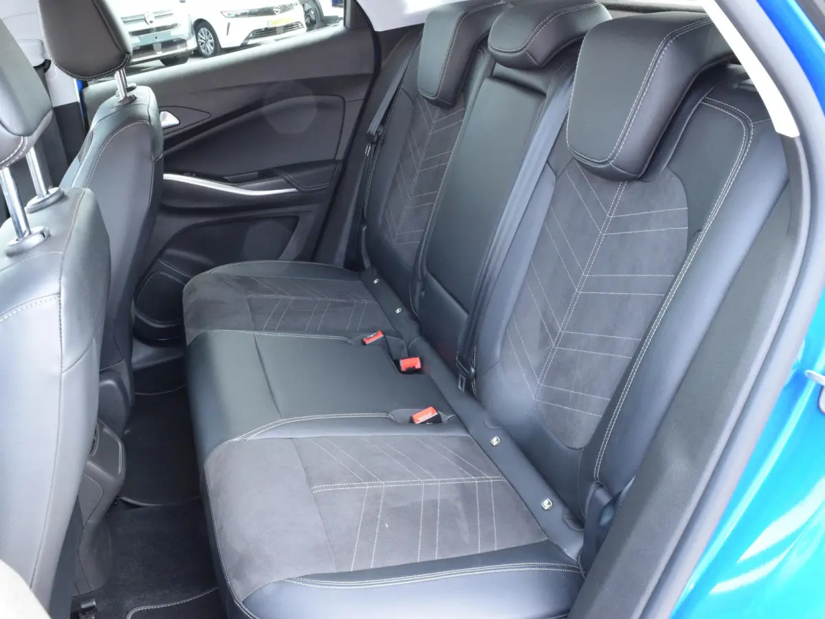 1.6 Turbo Plug-In Hybrid Level 3 SOH 98% | ALCANTARA | CAMERA & SENSOREN | NAVI & CARPLAY |