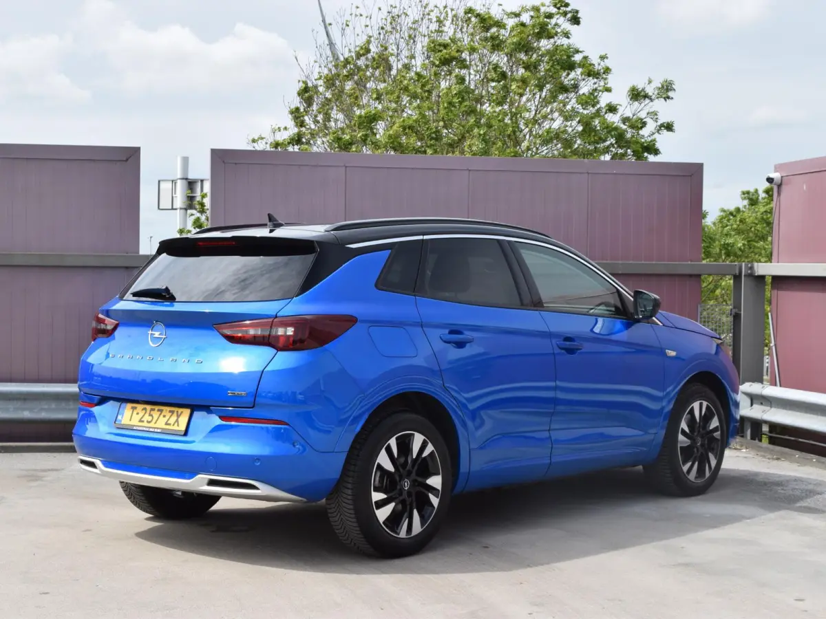 1.6 Turbo Plug-In Hybrid Level 3 SOH 98% | ALCANTARA | CAMERA & SENSOREN | NAVI & CARPLAY |