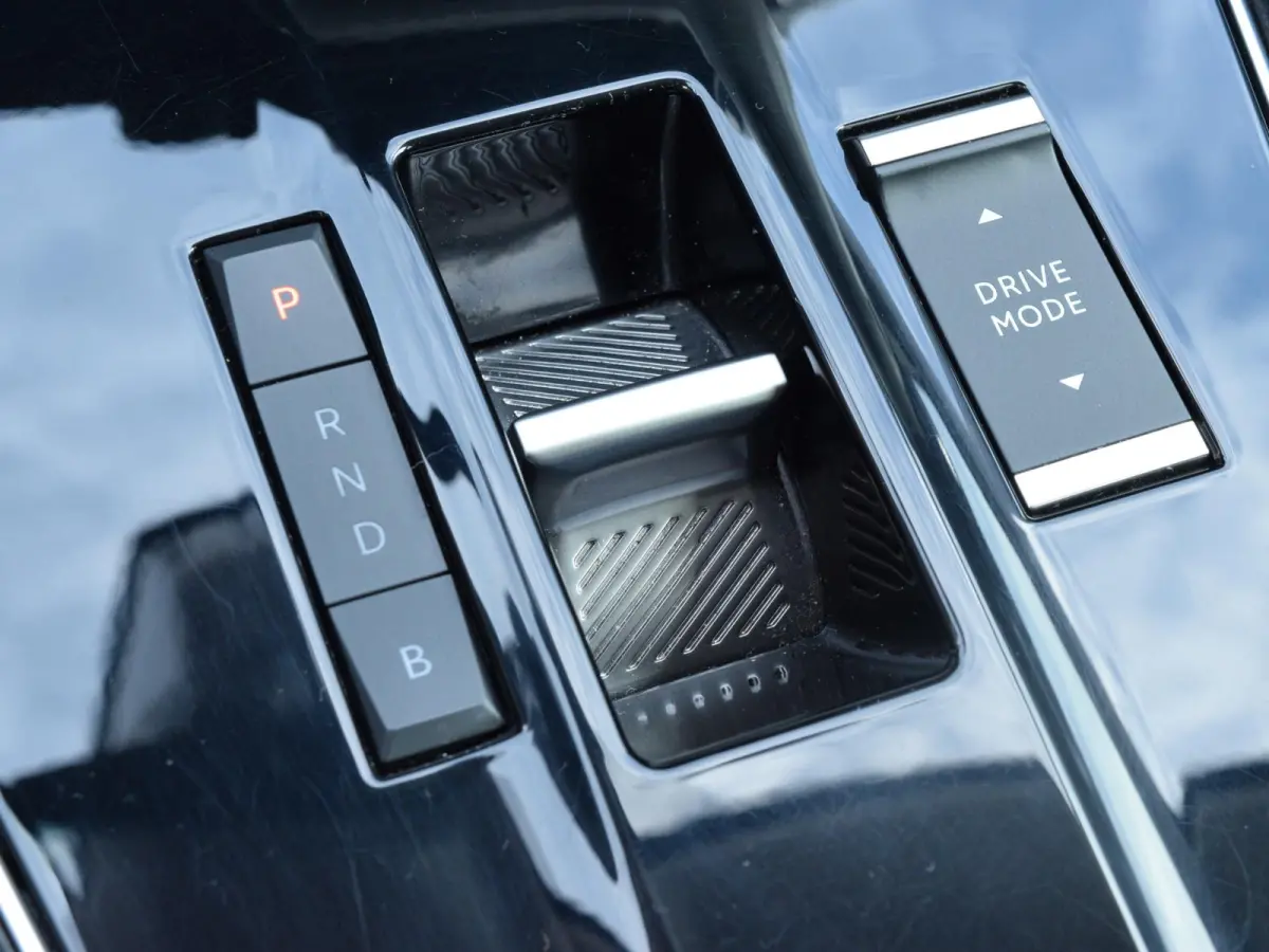 1.6 Turbo Plug-In Hybrid Level 3 SOH 98% | ALCANTARA | CAMERA & SENSOREN | NAVI & CARPLAY |