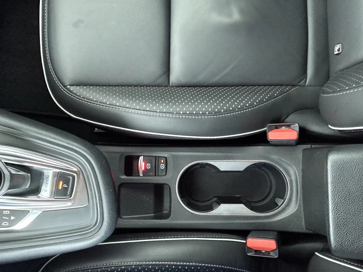 E-Tech Plug-in Hybrid 160 Intens | SoH 93% | Lederen Bekl. | Stoelverw. | Groot Navi | Trekhaak |