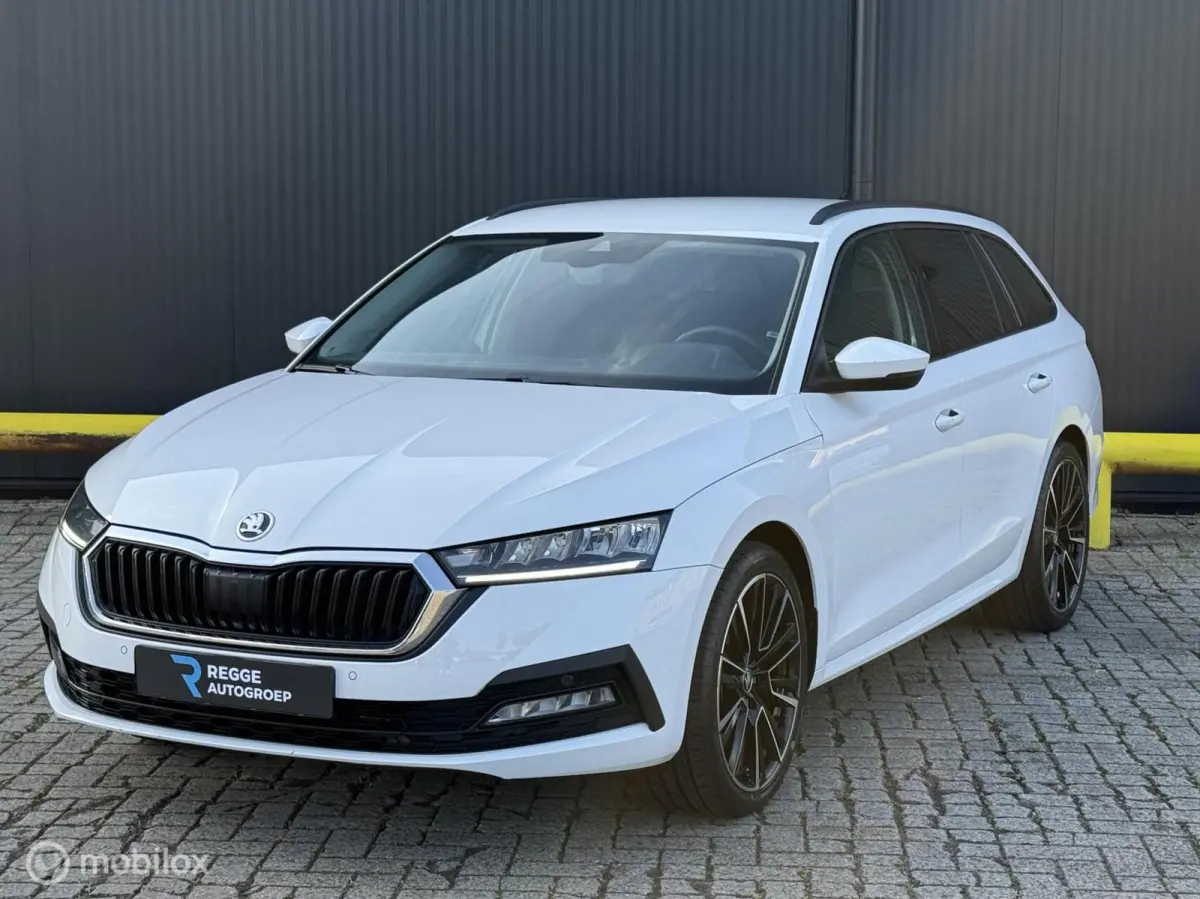Škoda Octavia Combi 2023 Benzine Automatisch leasen