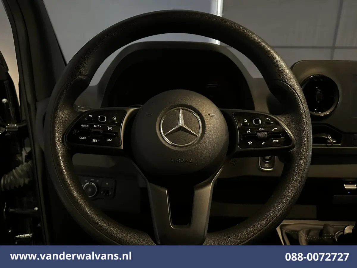 314 CDI 143pk L2H2 Euro6 Airco | Camera | Apple Carplay | Trekhaak | Cruisecontrol Android Auto, Stoelverwarming, 270 Graden Achterdeuren, Parkeersensoren, Bijrijdersbank
