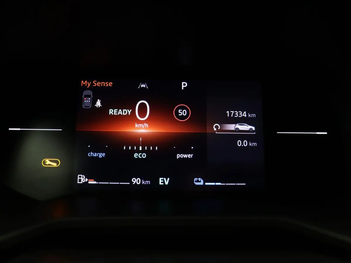 1.6 E-Tech Full Hybrid 145 techno | Achteruitrijcamera | Climate Control | Lichtmetalen velgen | Navigatie met Apple Carplay en Android Auto |