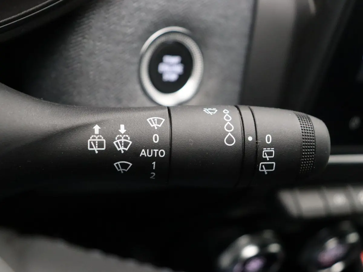 1.6 E-Tech Full Hybrid 145 techno | Achteruitrijcamera | Climate Control | Lichtmetalen velgen | Navigatie met Apple Carplay en Android Auto |