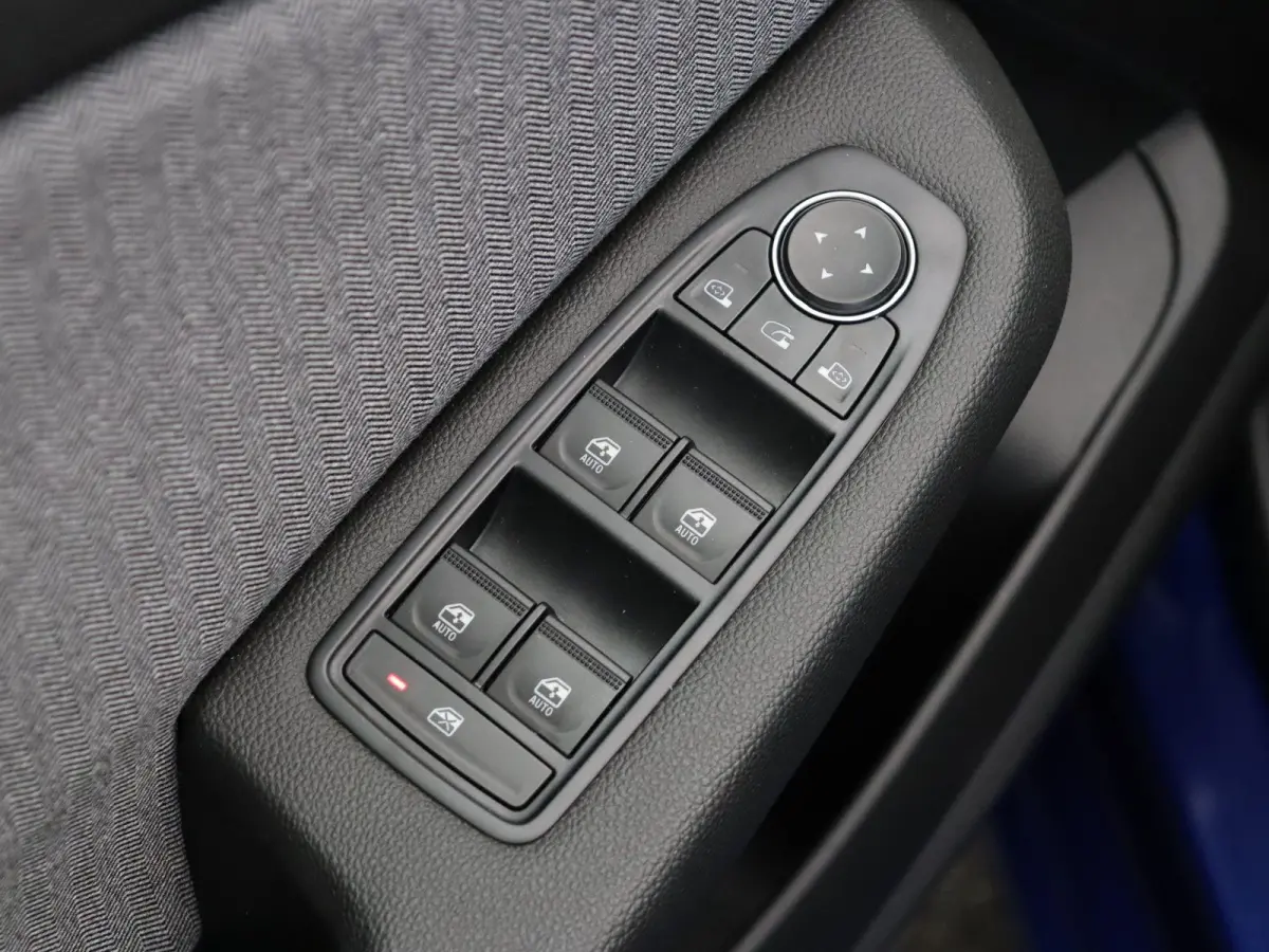 1.6 E-Tech Full Hybrid 145 techno | Achteruitrijcamera | Climate Control | Lichtmetalen velgen | Navigatie met Apple Carplay en Android Auto |