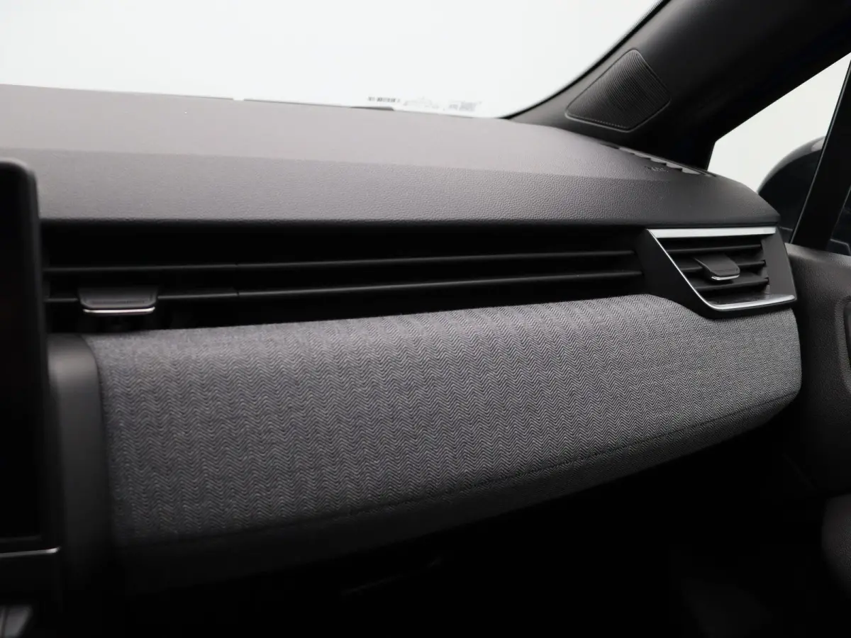 1.6 E-Tech Full Hybrid 145 techno | Achteruitrijcamera | Climate Control | Lichtmetalen velgen | Navigatie met Apple Carplay en Android Auto |