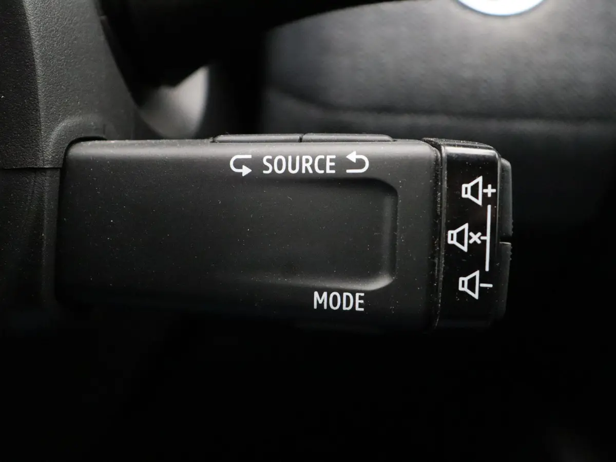 1.6 E-Tech Full Hybrid 145 techno | Achteruitrijcamera | Climate Control | Lichtmetalen velgen | Navigatie met Apple Carplay en Android Auto |
