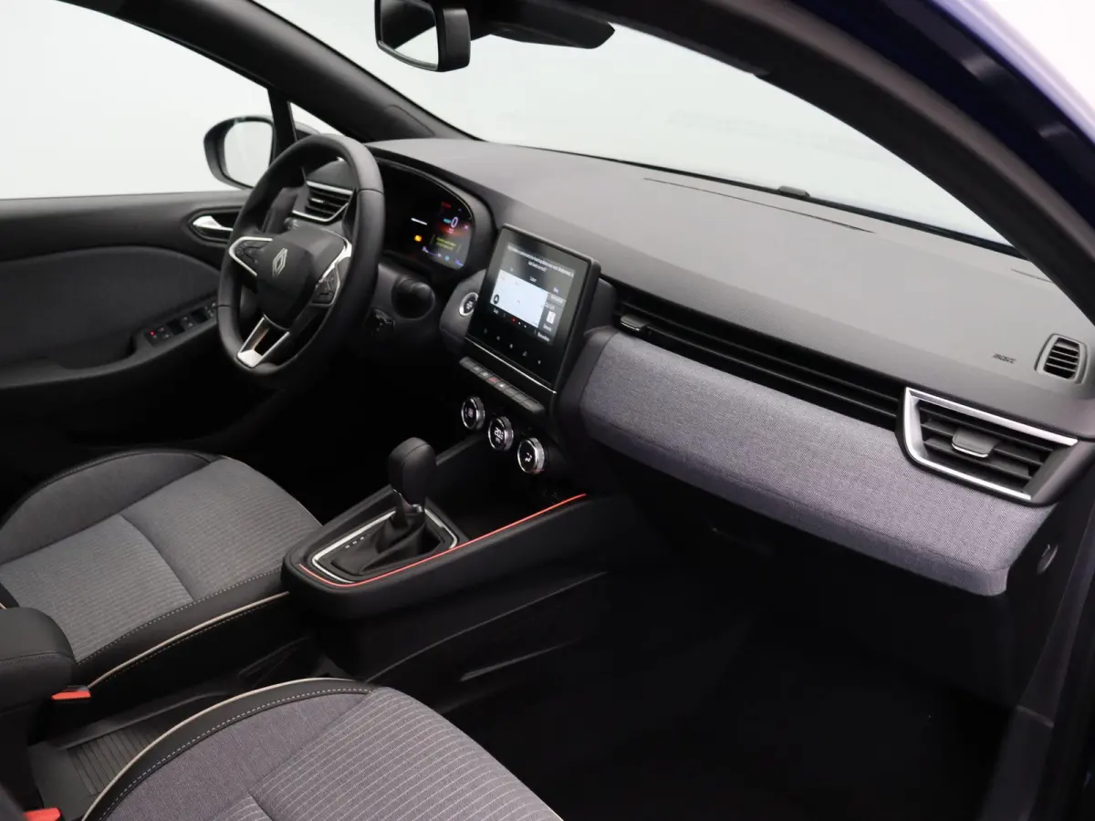 1.6 E-Tech Full Hybrid 145 techno | Achteruitrijcamera | Climate Control | Lichtmetalen velgen | Navigatie met Apple Carplay en Android Auto |