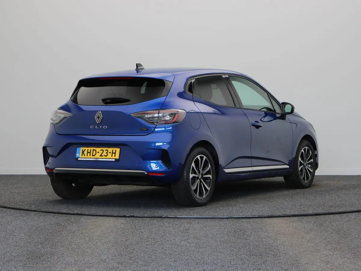 1.6 E-Tech Full Hybrid 145 techno | Achteruitrijcamera | Climate Control | Lichtmetalen velgen | Navigatie met Apple Carplay en Android Auto |