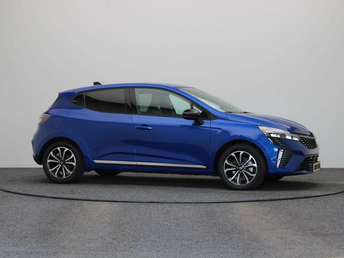 1.6 E-Tech Full Hybrid 145 techno | Achteruitrijcamera | Climate Control | Lichtmetalen velgen | Navigatie met Apple Carplay en Android Auto |