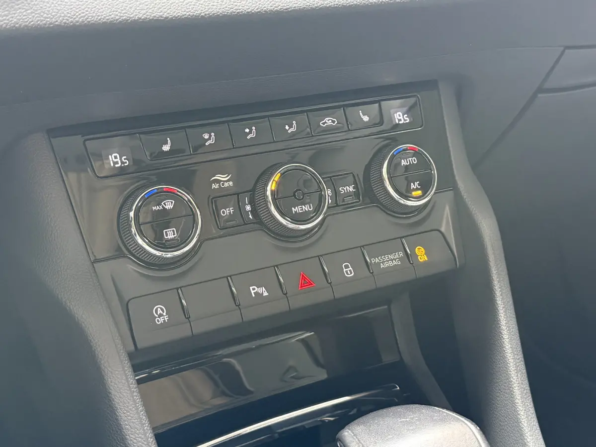 1.5 TSI ACT Business Edition Plus | Panoramadak | Camera | Adaptive cruise | Stoelverwarming | Full LED | NL auto | Dealer onderhouden