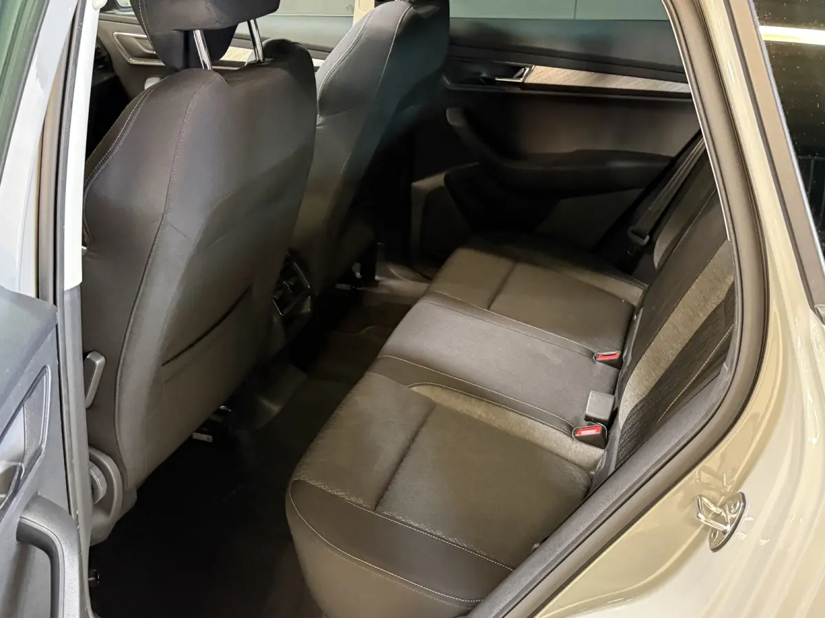 1.5 TSI ACT Business Edition Plus | Panoramadak | Camera | Adaptive cruise | Stoelverwarming | Full LED | NL auto | Dealer onderhouden