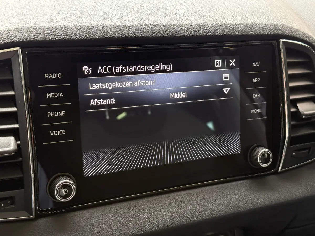 1.5 TSI ACT Business Edition Plus | Panoramadak | Camera | Adaptive cruise | Stoelverwarming | Full LED | NL auto | Dealer onderhouden