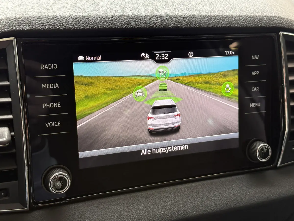 1.5 TSI ACT Business Edition Plus | Panoramadak | Camera | Adaptive cruise | Stoelverwarming | Full LED | NL auto | Dealer onderhouden