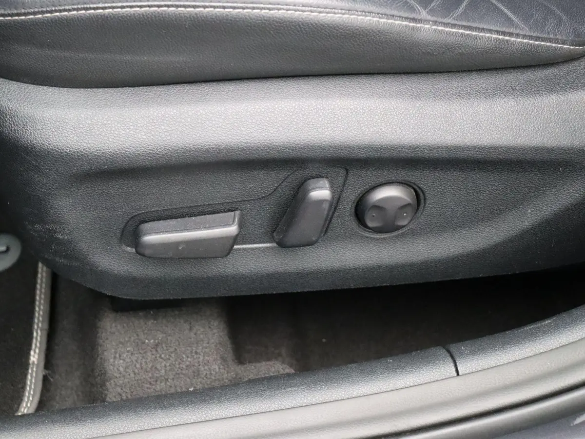 1.6 GDi Hybrid ExecutiveLine | Lederen Bekleding | Stoelverwarming | All Season Banden |