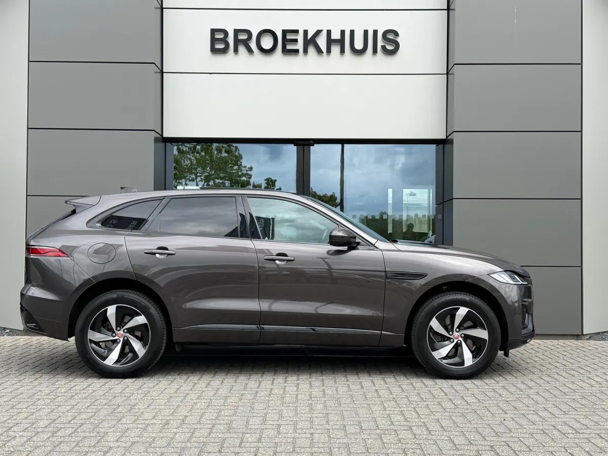 P400e PHEV R-Dynamic S | Pano | Afneembare trekhaak | Black Pack | Adaptieve Cruise Control | Meridian