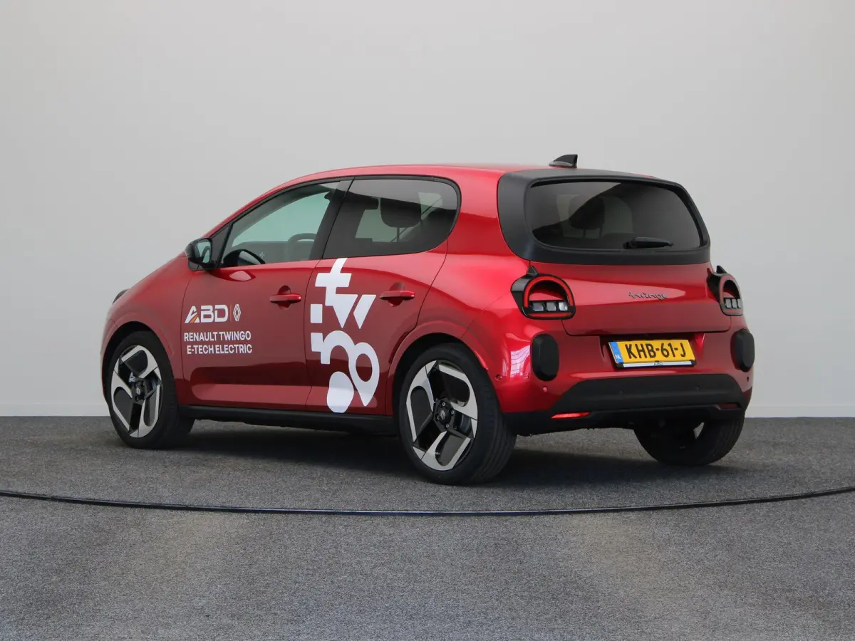 urban range techno 27.5 kWh | Stoelverwarming | Adaptive Cruise Control | Achteruitrijcamera | Climate Control |