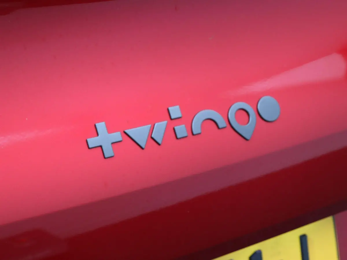 urban range techno 27.5 kWh | Stoelverwarming | Adaptive Cruise Control | Achteruitrijcamera | Climate Control |