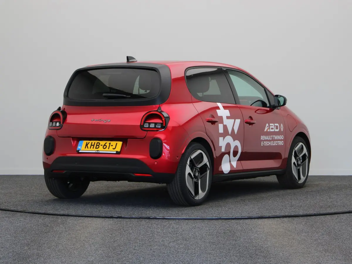 urban range techno 27.5 kWh | Stoelverwarming | Adaptive Cruise Control | Achteruitrijcamera | Climate Control |