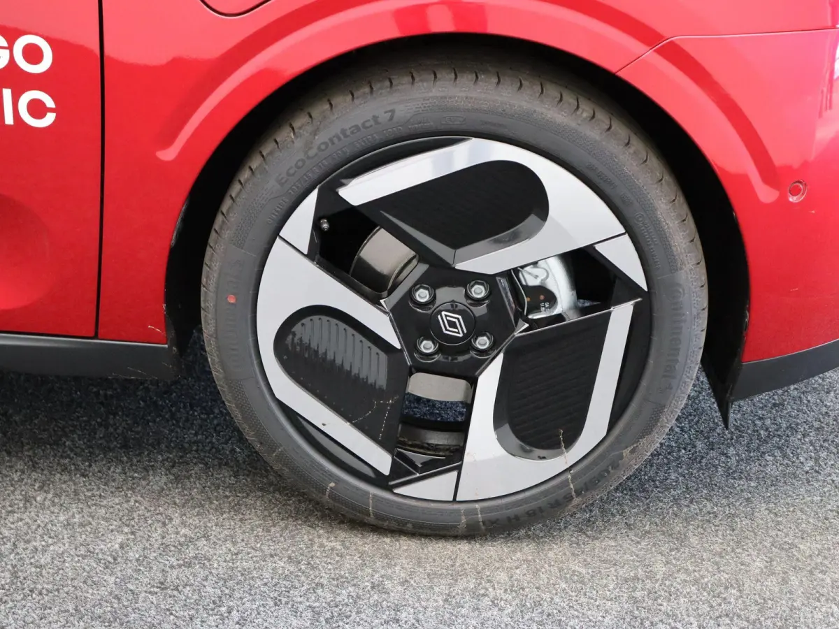 urban range techno 27.5 kWh | Stoelverwarming | Adaptive Cruise Control | Achteruitrijcamera | Climate Control |