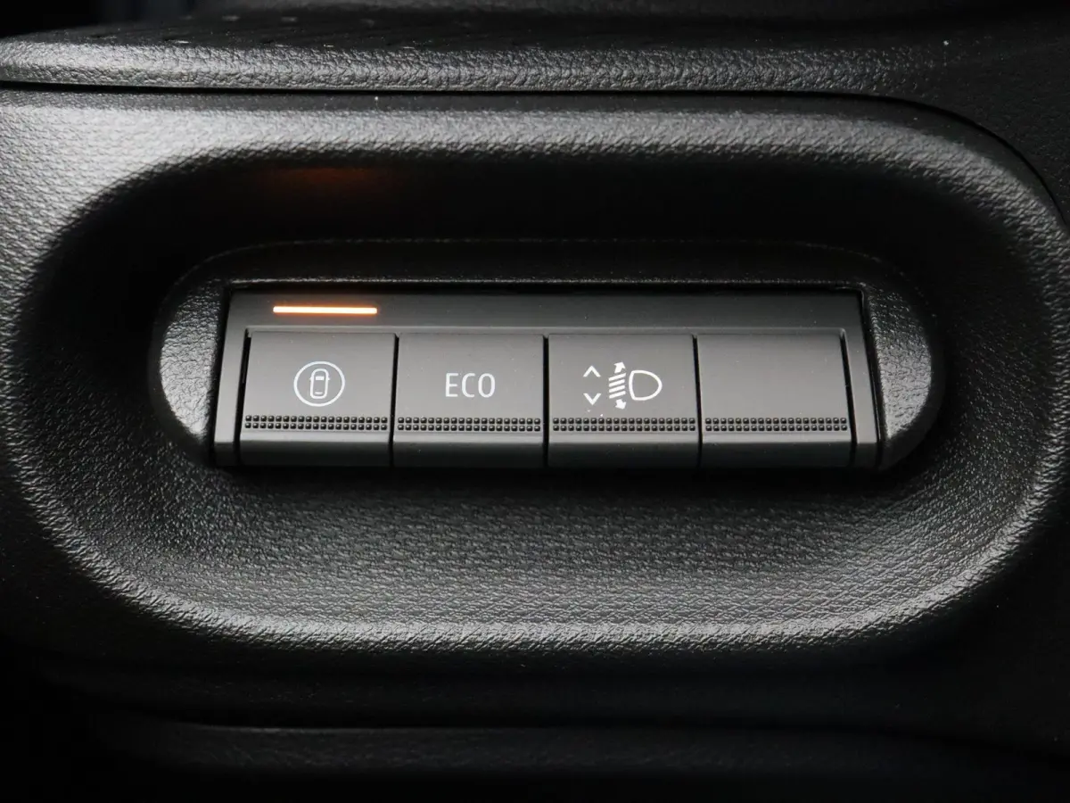 urban range techno 27.5 kWh | Stoelverwarming | Adaptive Cruise Control | Achteruitrijcamera | Climate Control |