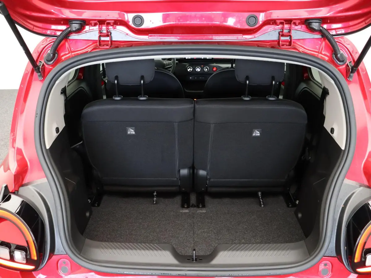 urban range techno 27.5 kWh | Stoelverwarming | Adaptive Cruise Control | Achteruitrijcamera | Climate Control |