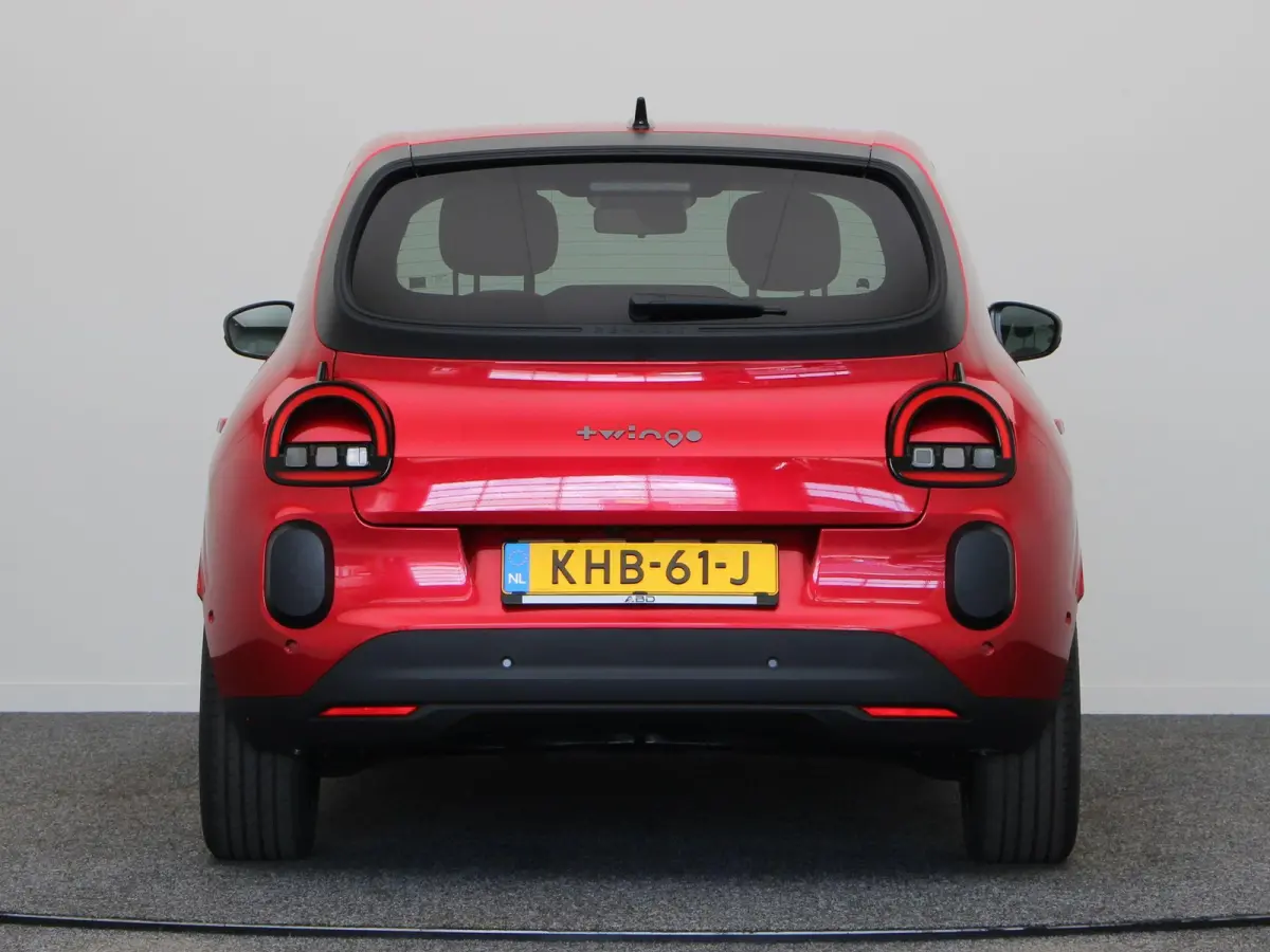 urban range techno 27.5 kWh | Stoelverwarming | Adaptive Cruise Control | Achteruitrijcamera | Climate Control |