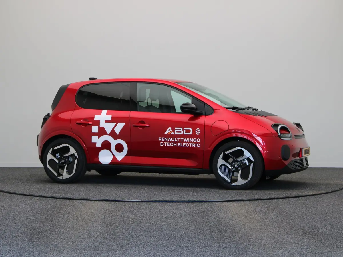 urban range techno 27.5 kWh | Stoelverwarming | Adaptive Cruise Control | Achteruitrijcamera | Climate Control |