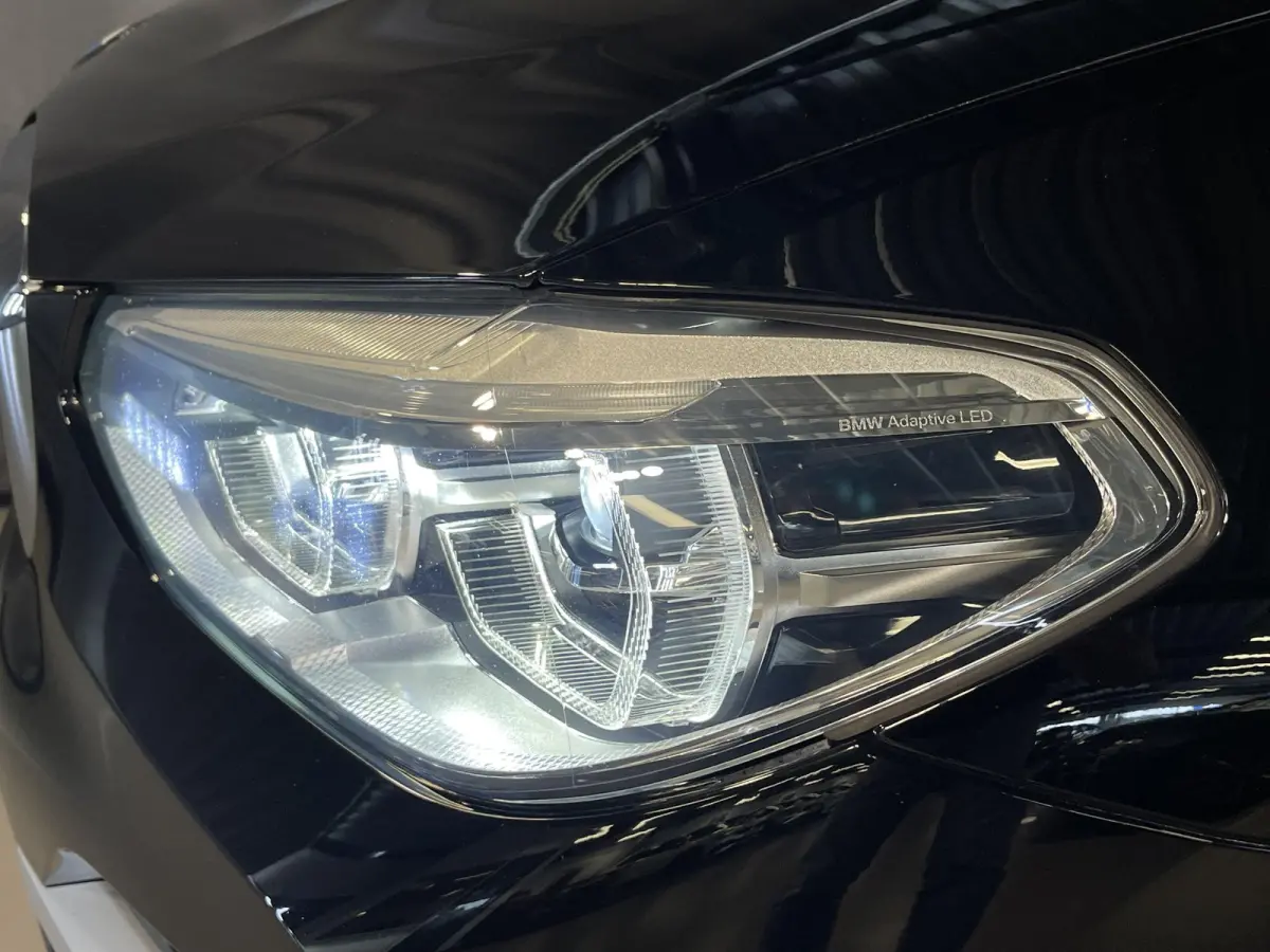 xDrive30e High Executive X Line 19"/SOH 89%/Panoramadak/Trekhaak/360 camera/Adaptieve cruise/Dodehoek/Stoel + stuurverwarming/Head-up
