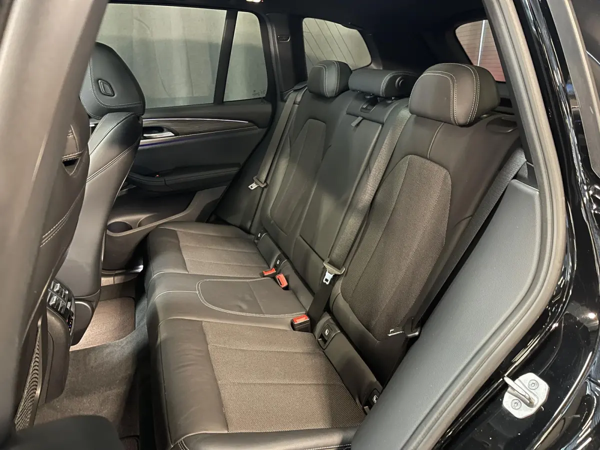 xDrive30e High Executive X Line 19"/SOH 89%/Panoramadak/Trekhaak/360 camera/Adaptieve cruise/Dodehoek/Stoel + stuurverwarming/Head-up