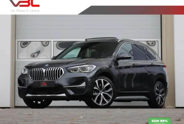 xDrive25e High Executive | Panoramadak | SOH 89% | Apple Carplay