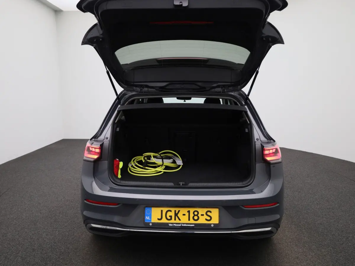 1.5 eHybrid Style Edition 204 PK| Origineel Nederlands | 1e Eigenaar | Navigatie | Stoelverwarming | Stuurwielverwarming | LED Matrix | Achteruitrijcamera