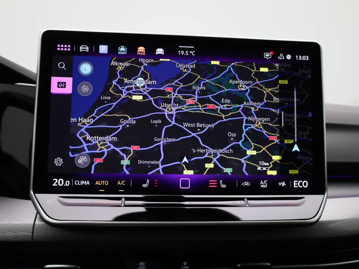 1.5 eHybrid Style Edition 204 PK| Origineel Nederlands | 1e Eigenaar | Navigatie | Stoelverwarming | Stuurwielverwarming | LED Matrix | Achteruitrijcamera
