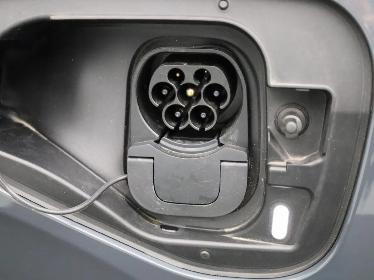 1.5 eHybrid Style Edition 204 PK| Origineel Nederlands | 1e Eigenaar | Navigatie | Stoelverwarming | Stuurwielverwarming | LED Matrix | Achteruitrijcamera