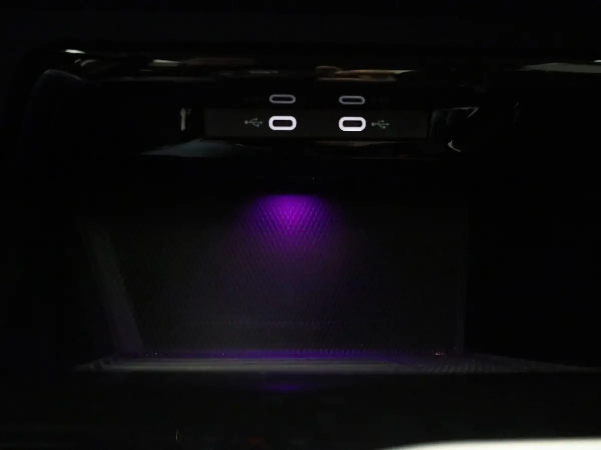 1.5 eHybrid Style Edition 204 PK| Origineel Nederlands | 1e Eigenaar | Navigatie | Stoelverwarming | Stuurwielverwarming | LED Matrix | Achteruitrijcamera