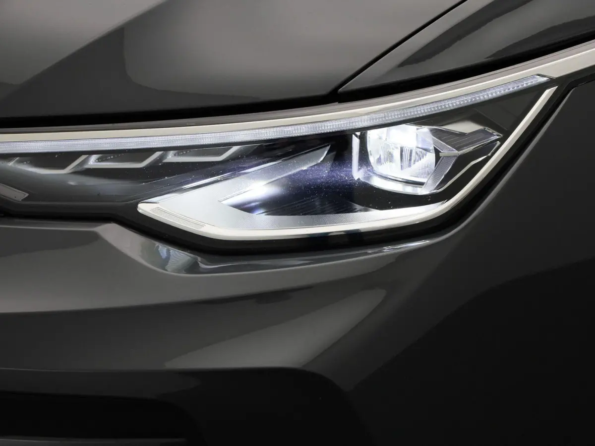 1.5 eHybrid Style Edition 204 PK| Origineel Nederlands | 1e Eigenaar | Navigatie | Stoelverwarming | Stuurwielverwarming | LED Matrix | Achteruitrijcamera