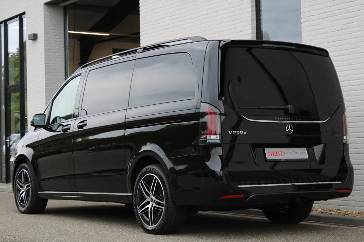 300d / DC / AMG / Panorama / bj 2025 / 2x Elec Schuifd / 360 Cam / Burmester / Vol Opties / NIEUWSTAAT