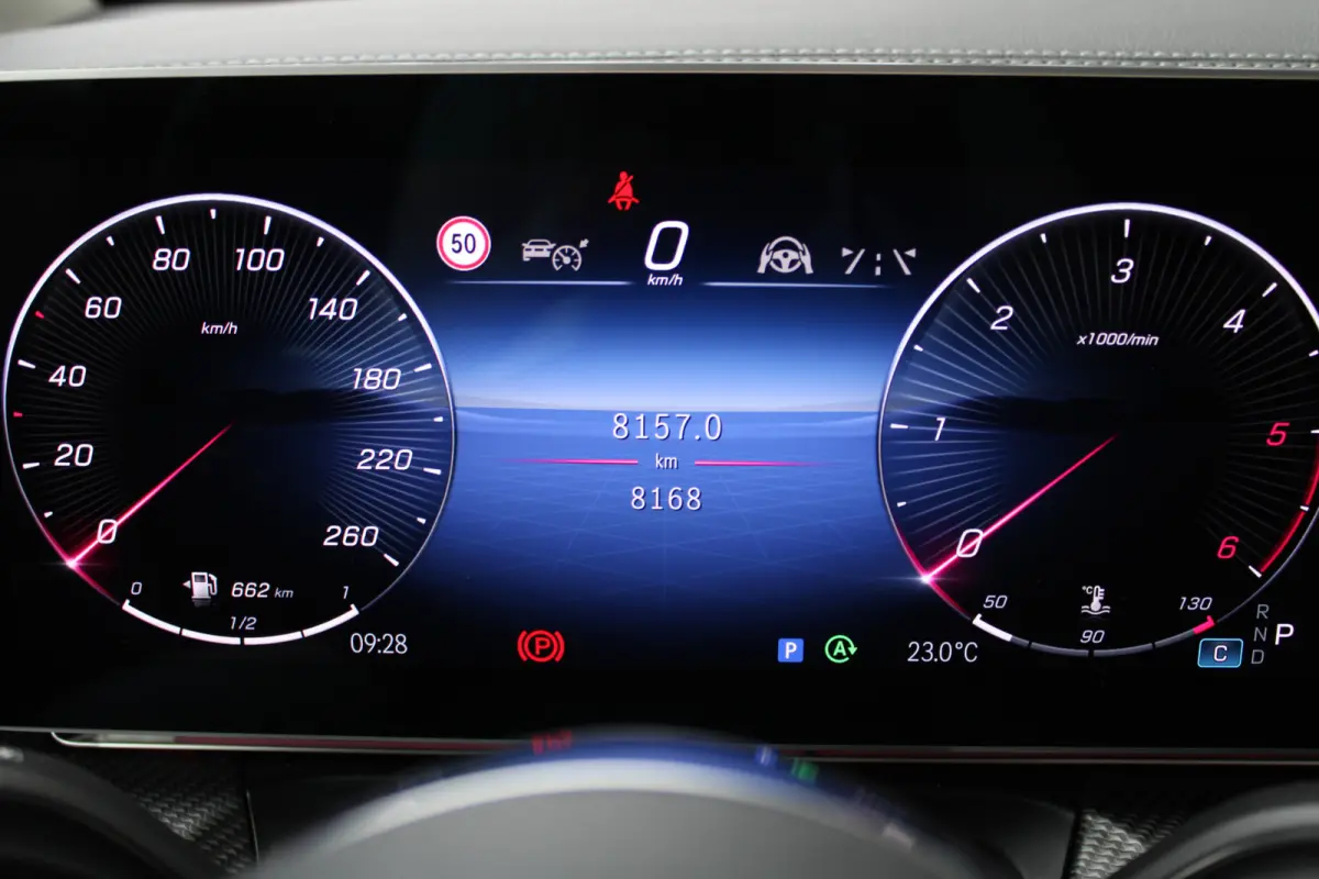 300d / DC / AMG / Panorama / bj 2025 / 2x Elec Schuifd / 360 Cam / Burmester / Vol Opties / NIEUWSTAAT