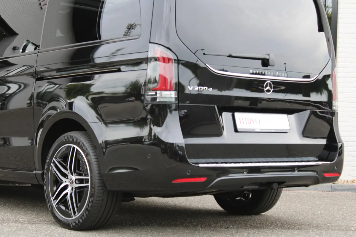 300d / DC / AMG / Panorama / bj 2025 / 2x Elec Schuifd / 360 Cam / Burmester / Vol Opties / NIEUWSTAAT