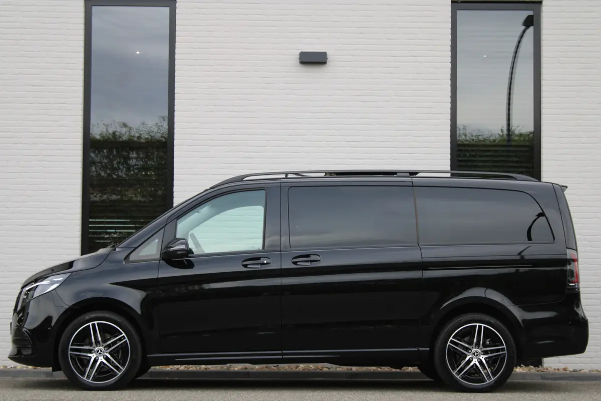300d / DC / AMG / Panorama / bj 2025 / 2x Elec Schuifd / 360 Cam / Burmester / Vol Opties / NIEUWSTAAT